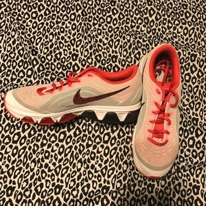 Nike air max tennis shoes