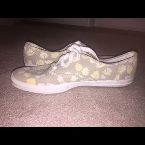 Keds Shoes - size 7 womens