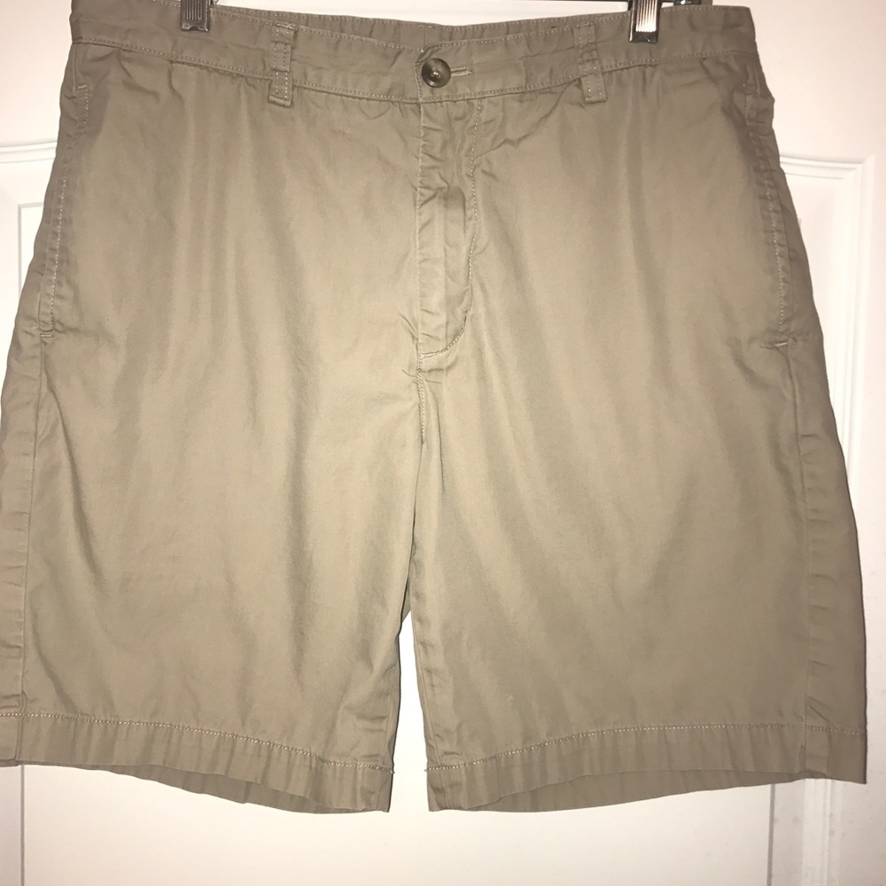 Vineyard Vines shorts