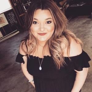 Meet your Posher, Janelle