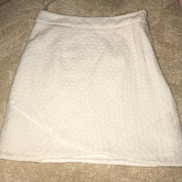 White Lace Fitted Skirt - Picture 1 of 3