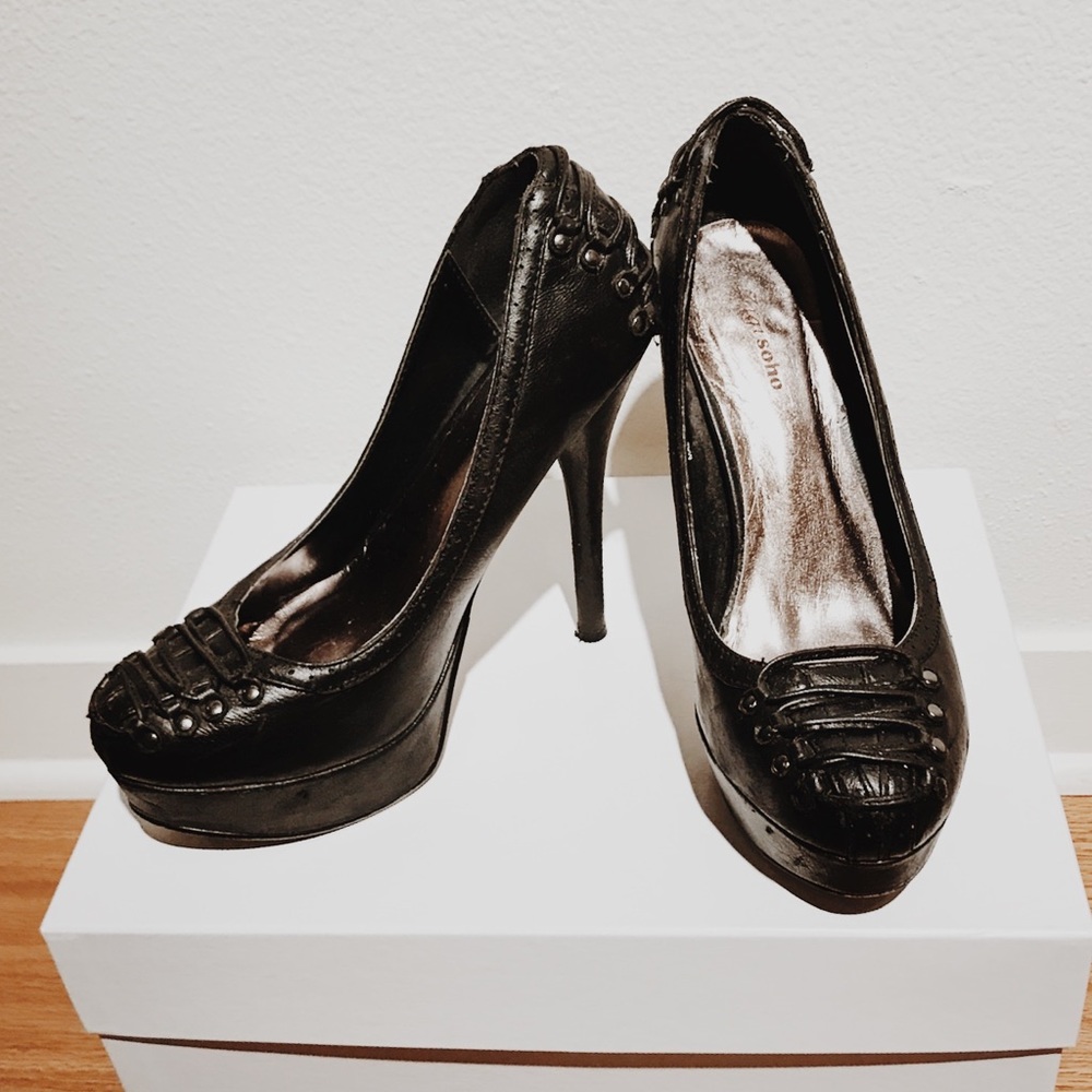 Size 6.5 Zigi Soho heels