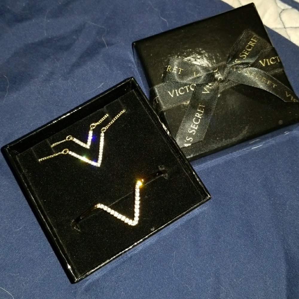 Victoria's Secret Necklace and Bracelet Set