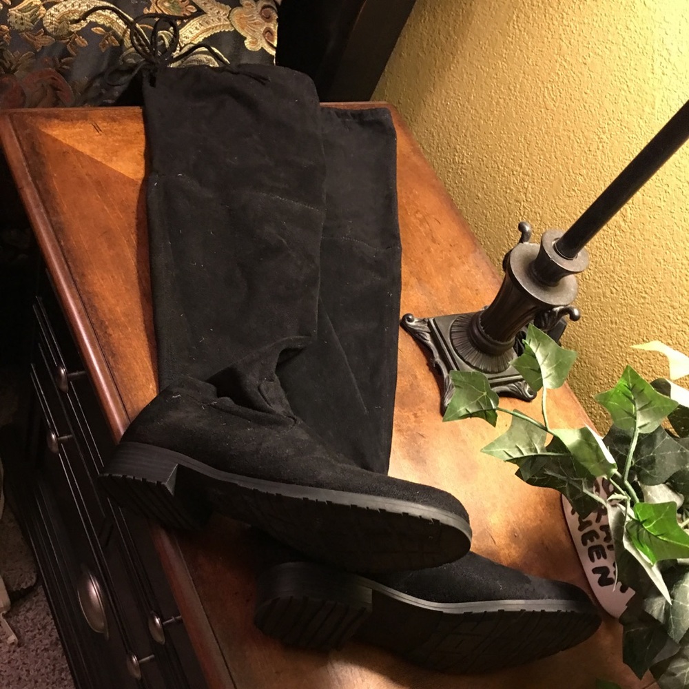UNISA BLACK OVER THE KNEE BOOTS