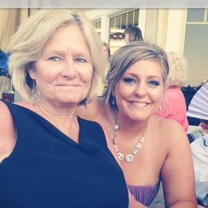 Meet your Posher, Caitlin