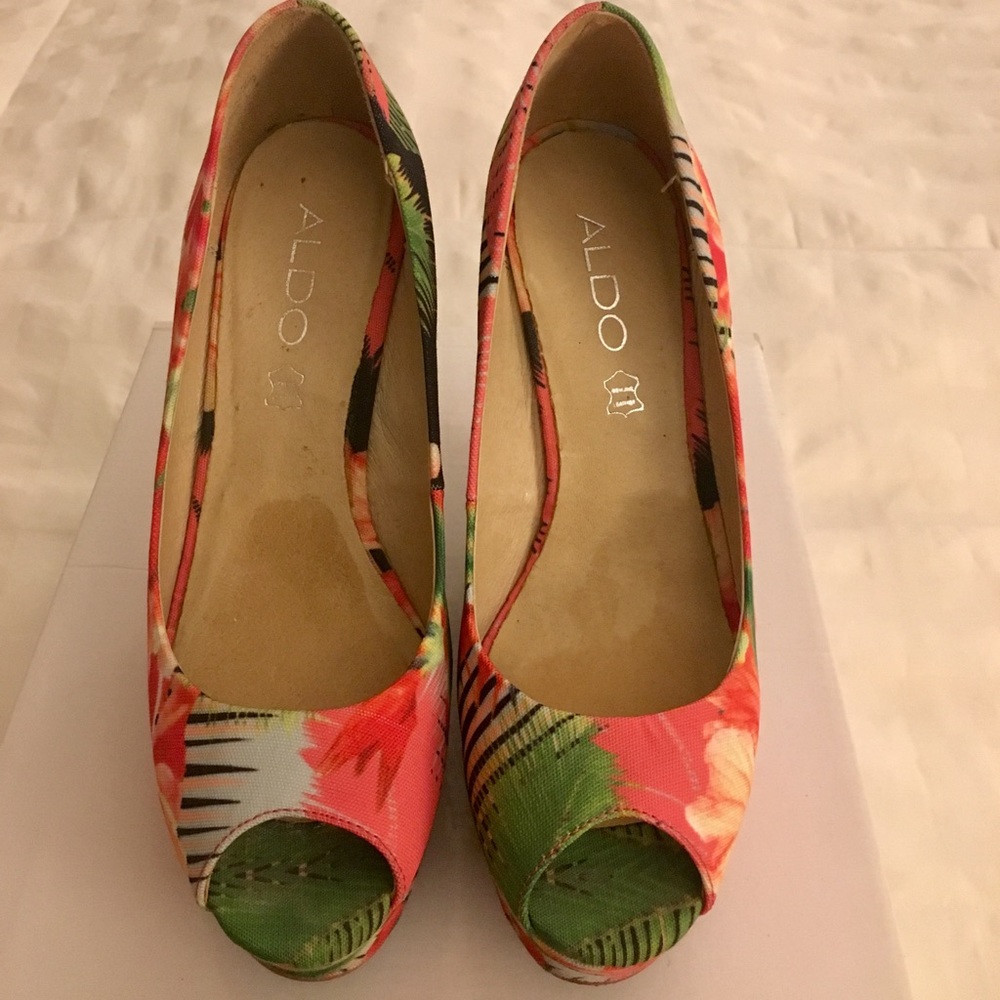 Aldo tropical 🌴 fun wedges😍