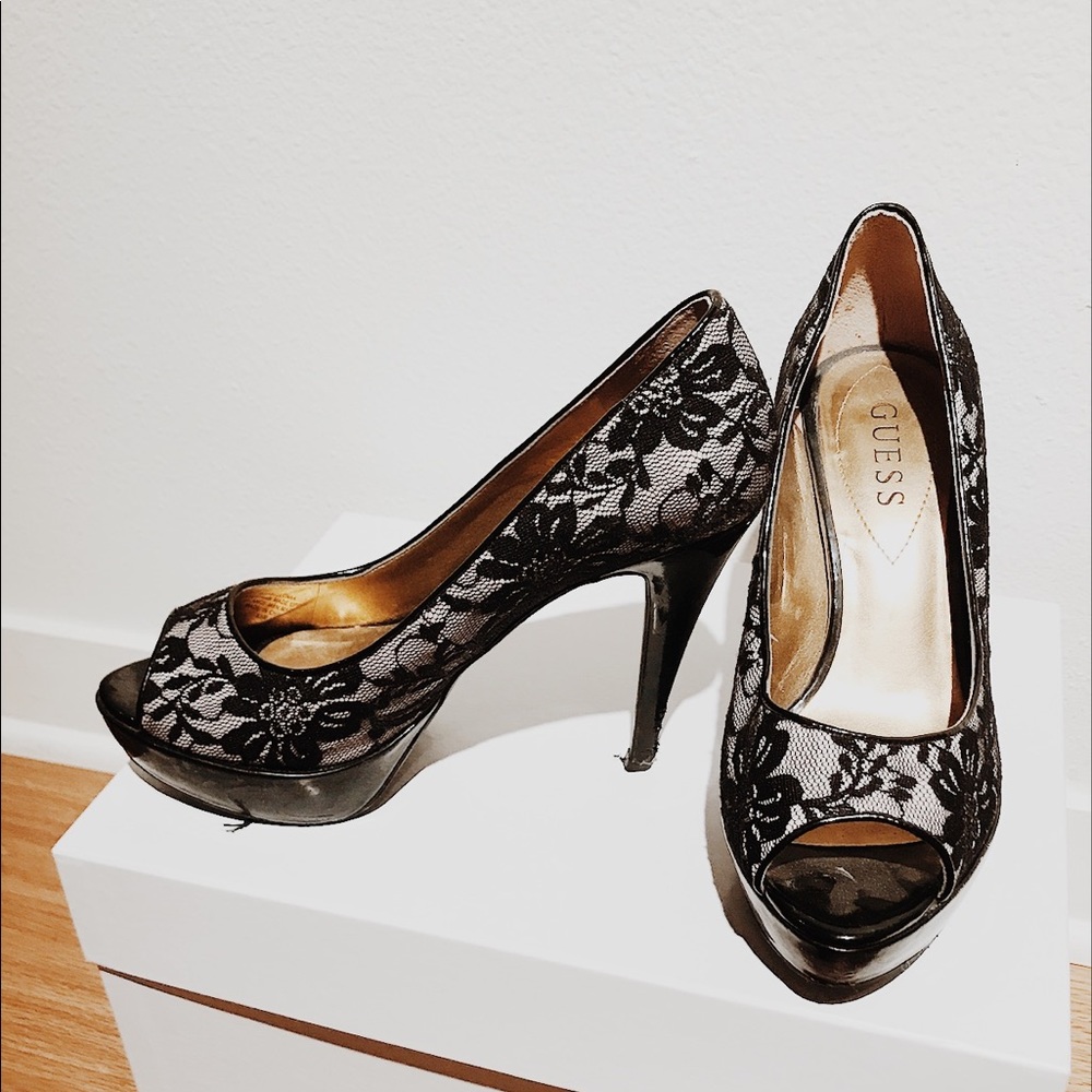 Lace heels! 👠