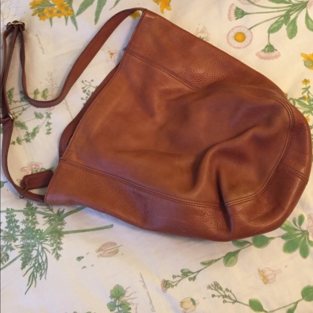 VINTAGE COACH LARGE LEATHER PURSE