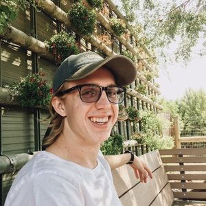 Meet your Posher, Aaron