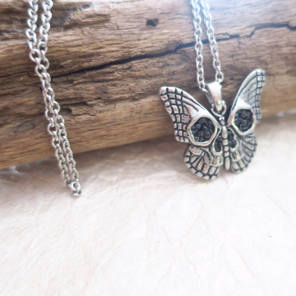 Monarch Skull Necklace w Black CZ - Picture 3 of 8