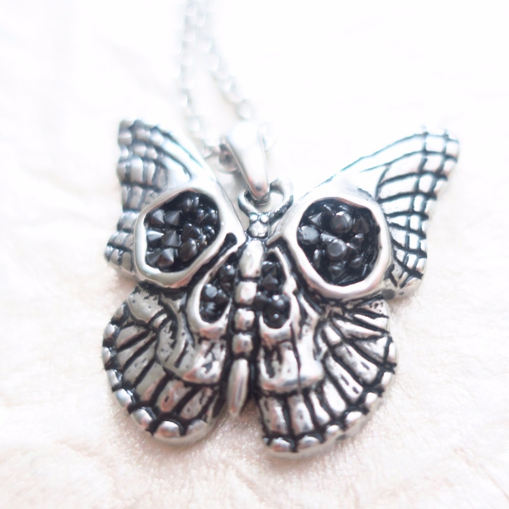 Monarch Skull Necklace w Black CZ - Picture 5 of 8