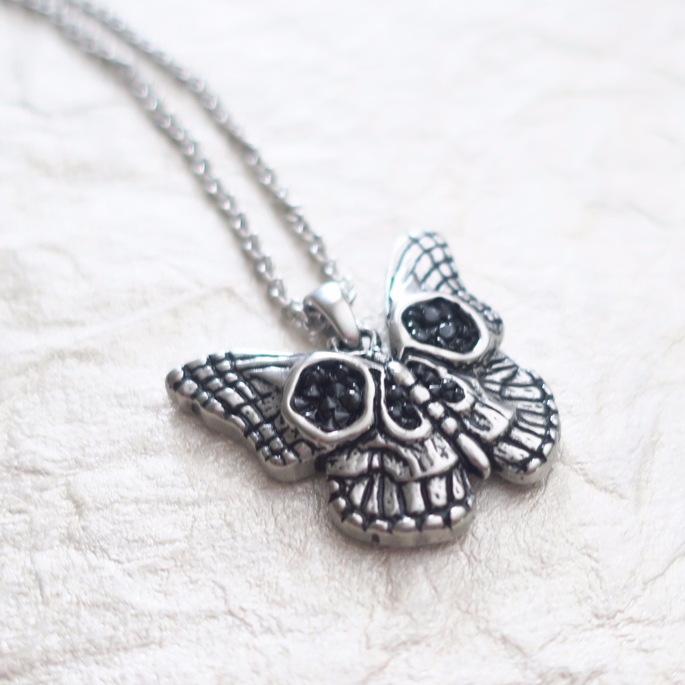 Monarch Skull Necklace w Black CZ - Picture 2 of 8