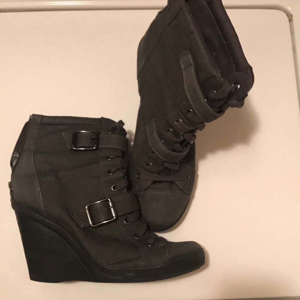 Vera Wang • Grey Wedge Boots