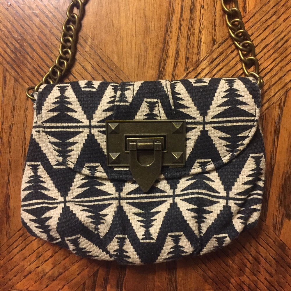 Small cross body bag with Aztec print