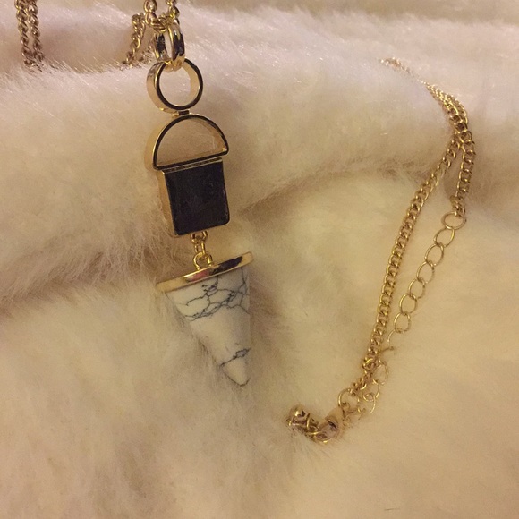 dorashop Jewelry - ❤️Sale❤️ marble Sweater necklace