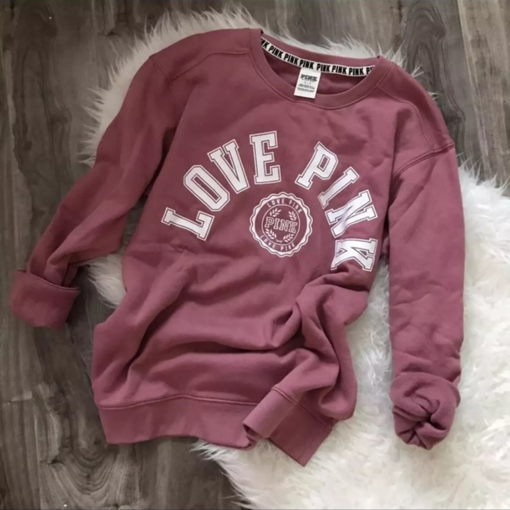 VS PINK Campus Crew