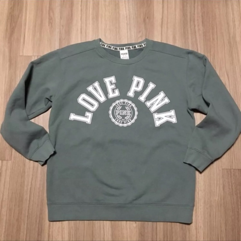 VS PINK Campus Crew