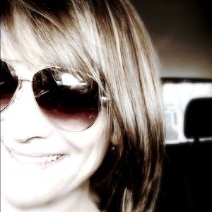 Meet your Posher, Dena