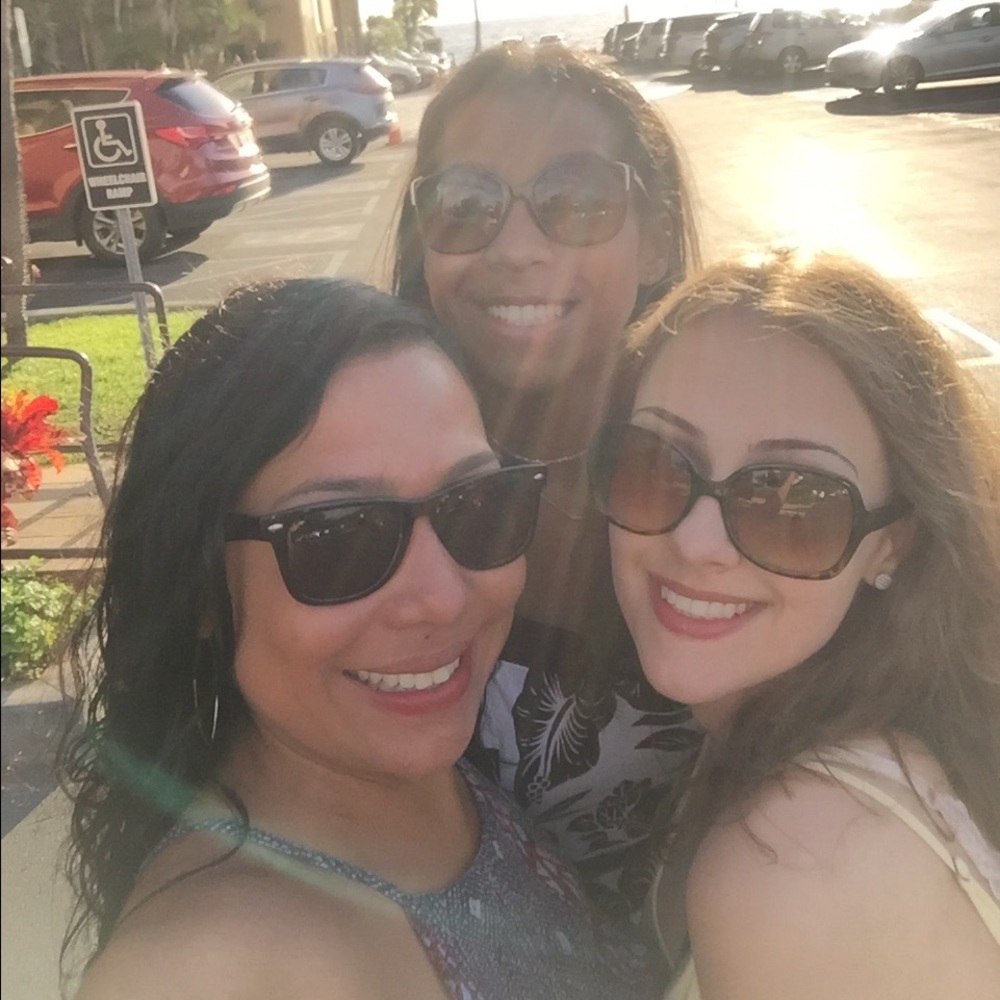 Meet your Posher, Danielle