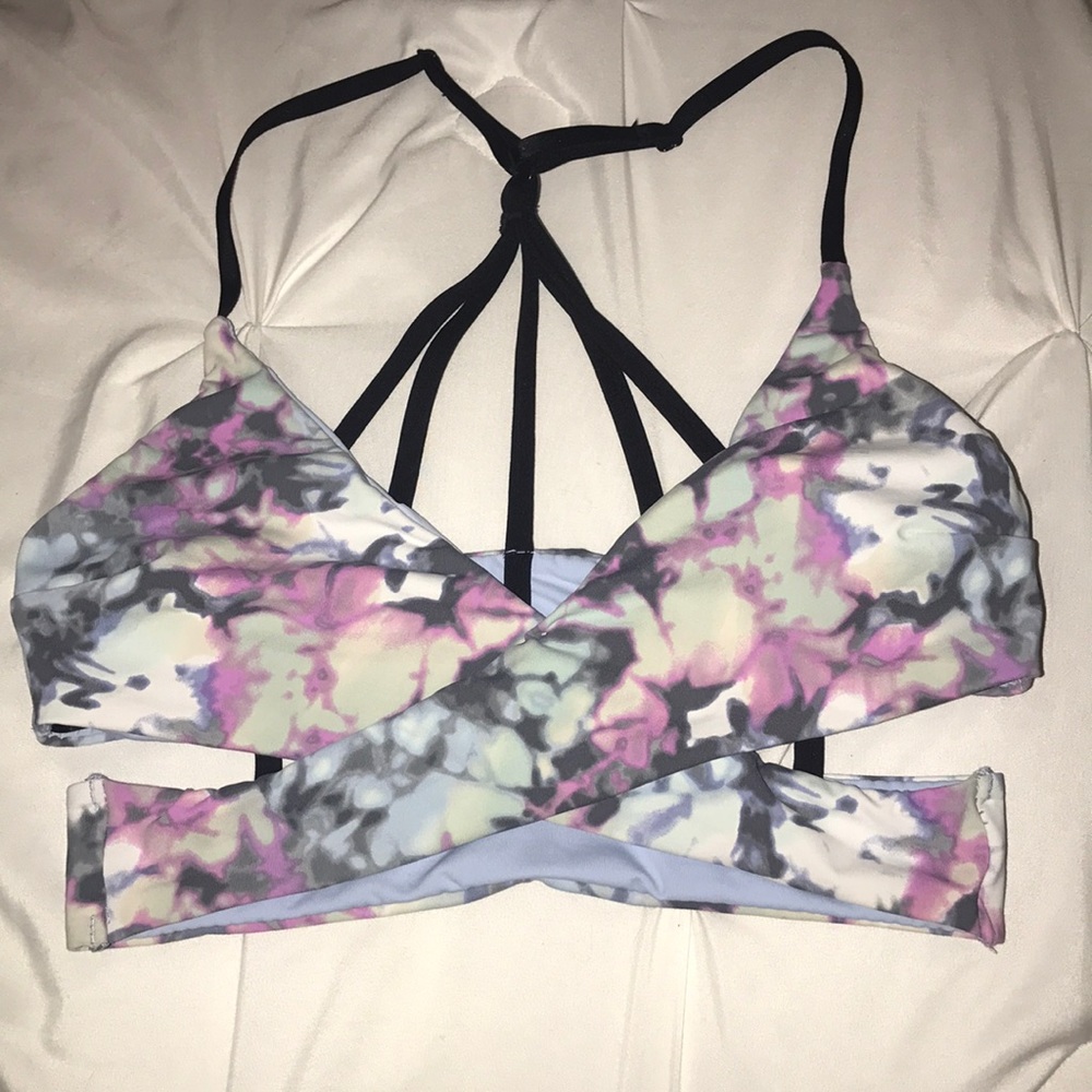 Sports bra 💗💙💜