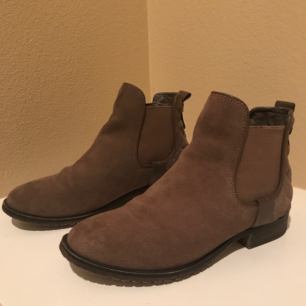 Steve Madden Brown Suede Leather Chelsea Booties