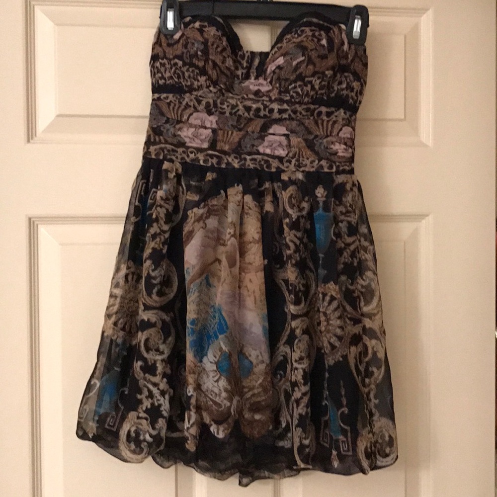 Adorable strapless black,tan,blue pattern dress
