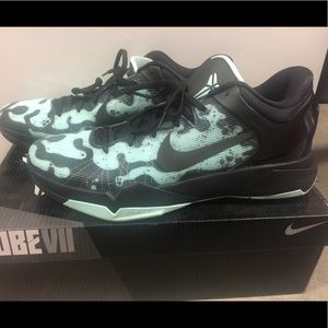 Nike Kobe 7 Easter Poison Dart Frog size 13