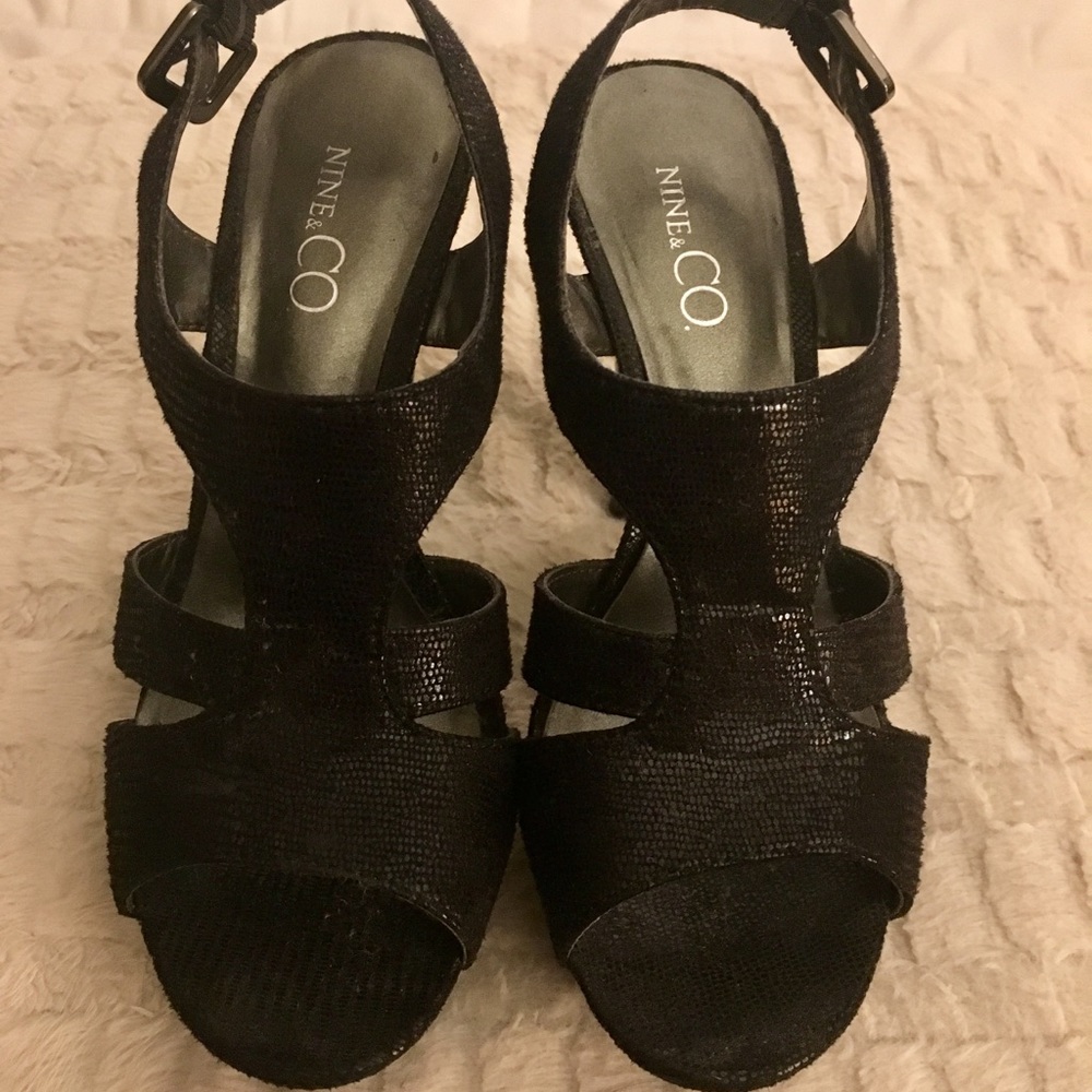 Nine & CO patent leather and velvet heels 👠