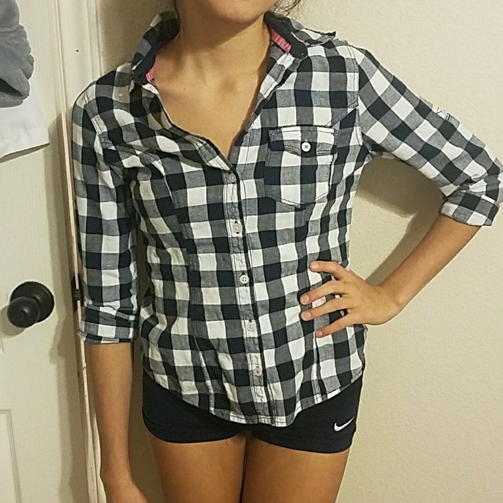 fitted size is med but fits like a small