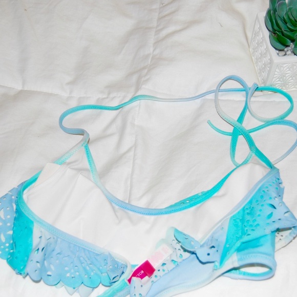 THE CUTEST VS SWIMSUIT - Picture 2 of 3