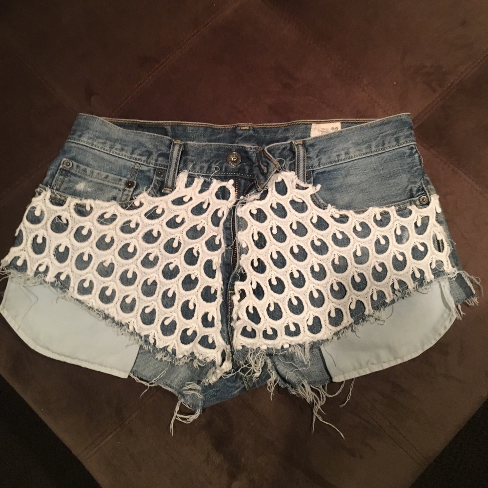 Urban outfitter x Levi shorts