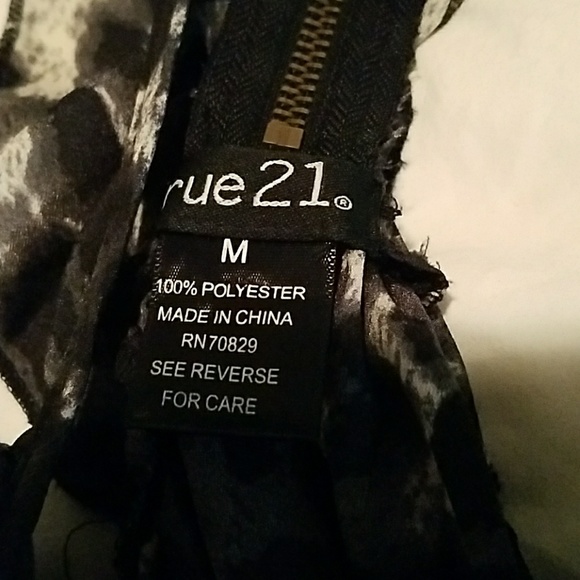 Rue 21 Sleeveless Top M - Picture 5 of 5