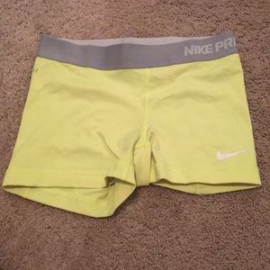 Neon Nike pro