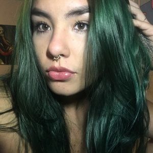 Meet your Posher, Julia