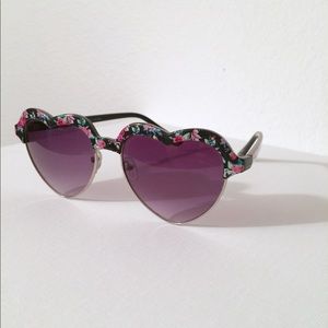 Floral Heart-Shaped Sunglasses