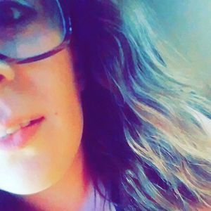 Meet your Posher, Becca