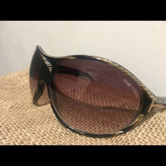 Tom Ford Brown/Tan Gradient Tint Liya Sunglasses - Picture 1 of 6