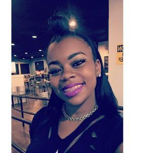 Meet your Posher, Kayla