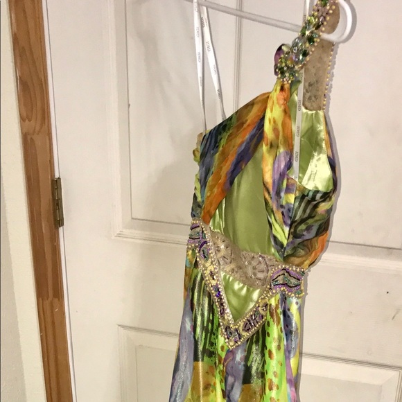 Dress - Picture 3 of 3