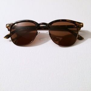 Classic "Horn-Rimmed" Sunglasses