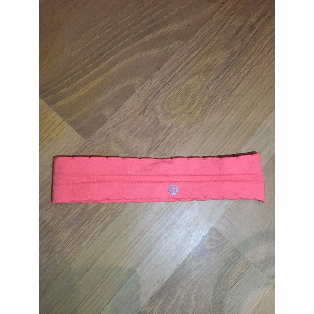 Sporty Scalloped Headband