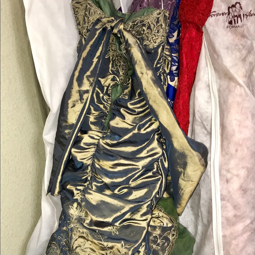 Dress - Picture 2 of 3