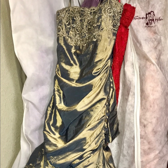 Dress - Picture 1 of 3