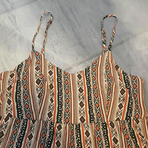 Cropped Pattern Tank Top - Picture 2 of 4