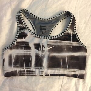 NIKE Pro Sports Bra - Size M