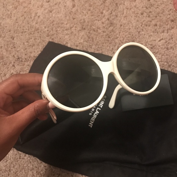 100% authentic Yves Saint Laurent shades brand new - Picture 4 of 6