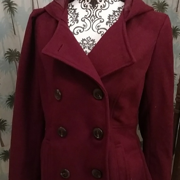 FLASH SALE!! Areopostal - Picture 2 of 3