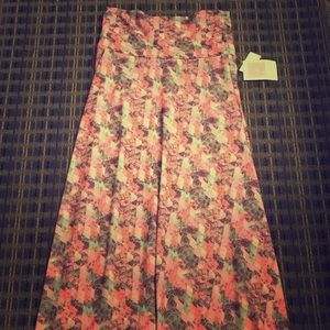 Lularoe Maxi Size M. NWT.