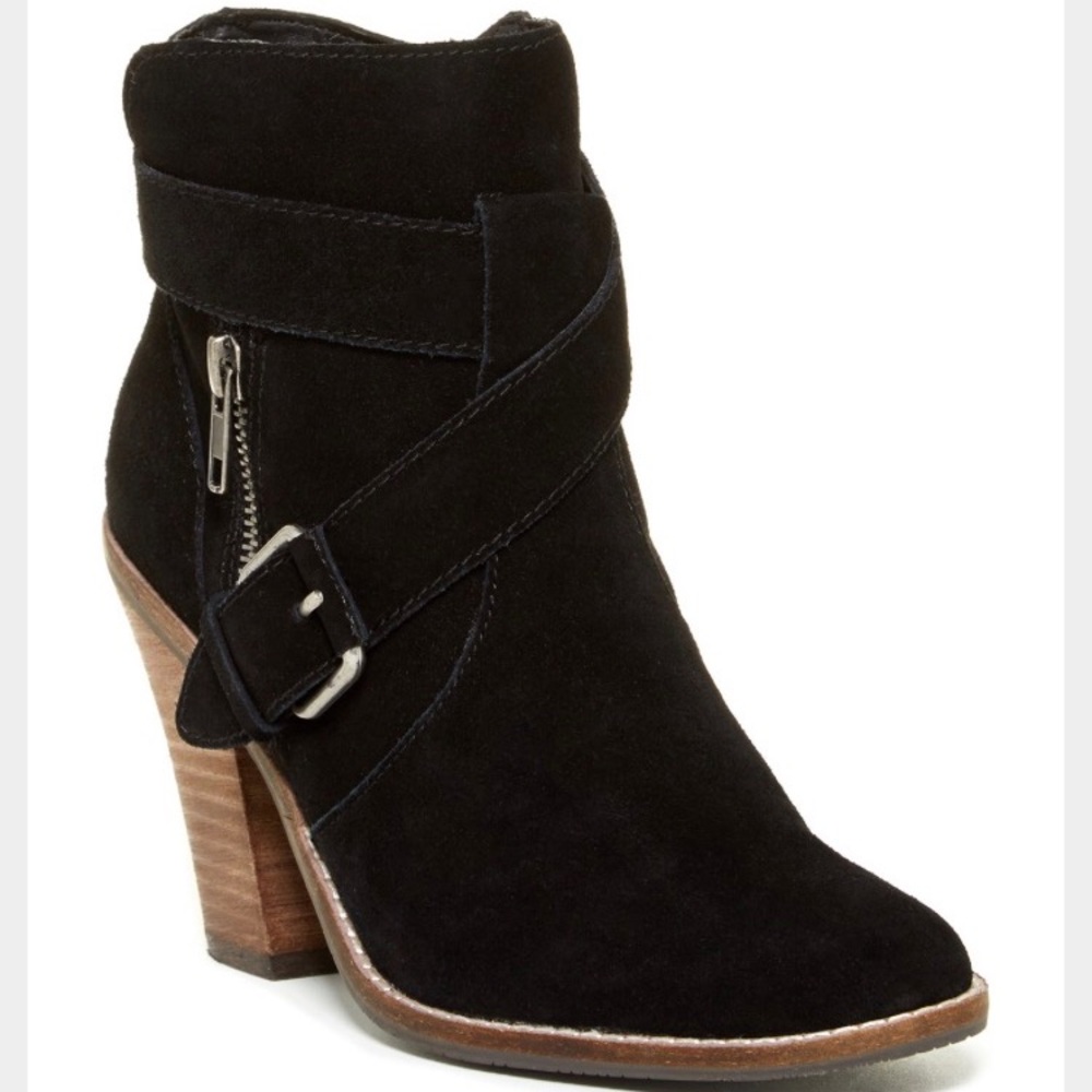 SOLD!! Brand new dolce vita booties