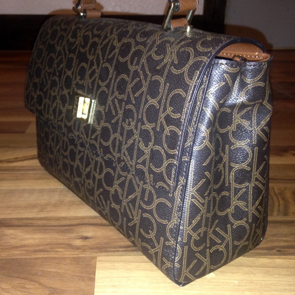Calvin Klein Purse, brand new!!!